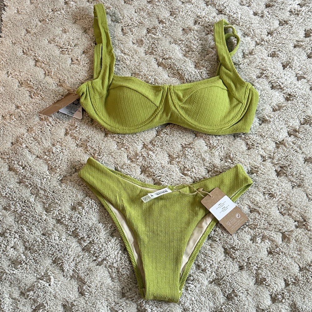 Ribbed Lime Green Underwire Bikini Top and High-Cut Bottoms